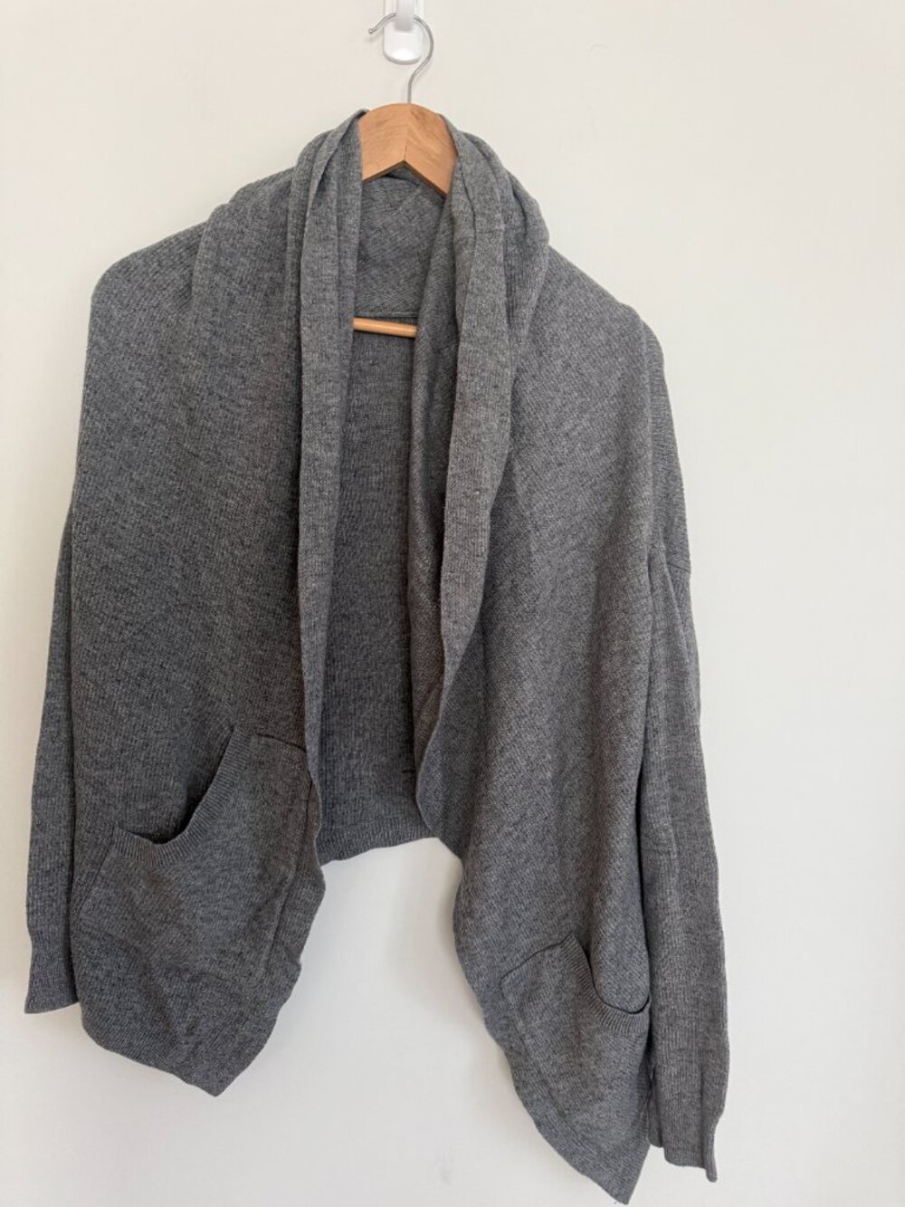 LULULEMON Cabin Yogi Wrap Open Cardigan Hooded Reversible Gray Pockets Size 10